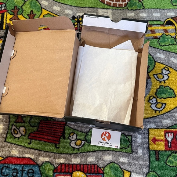 Size 4.5Y/6W Jordan 1 Mid Valentines Day (2023) Sneakers - Picture 9 of 10